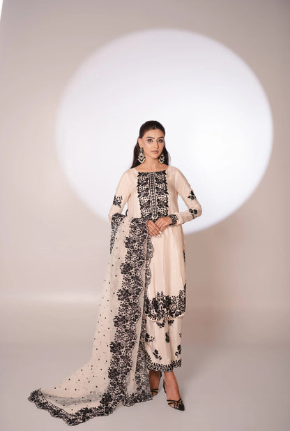 Moonlight - Shehminas Wardrobe in ivory and black – front view