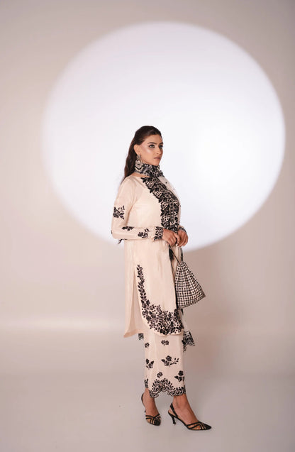Moonlight - Shehminas Wardrobe in ivory and black – alternate view